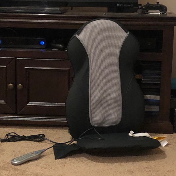 Massaging seat cushion - Picture 2 of 3